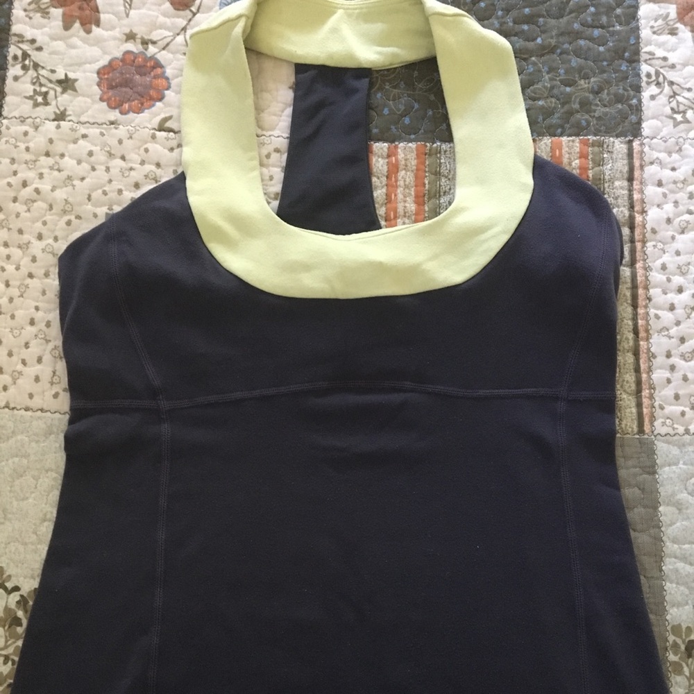 Lululemon gray top